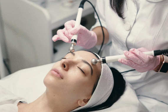 Refresh and Rejuvenate Your Skin with HydraFacial Treatments